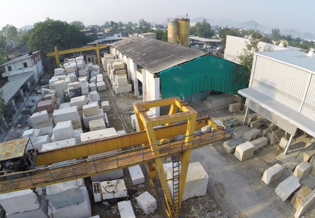 Selected Italian marble slabs prepared in the Fratelli Singh stockyard
